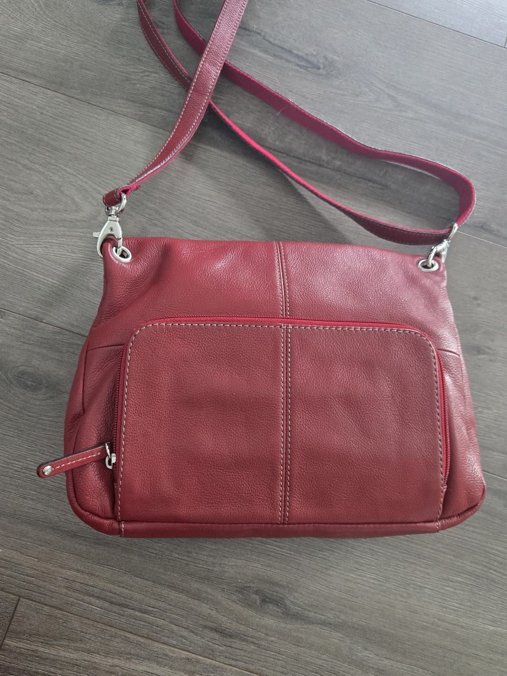 Y2K Vtg Tignanello Womens Red Pebbled Leather Crossbody Purse Handbag Med Size - Picture 4 of 16
